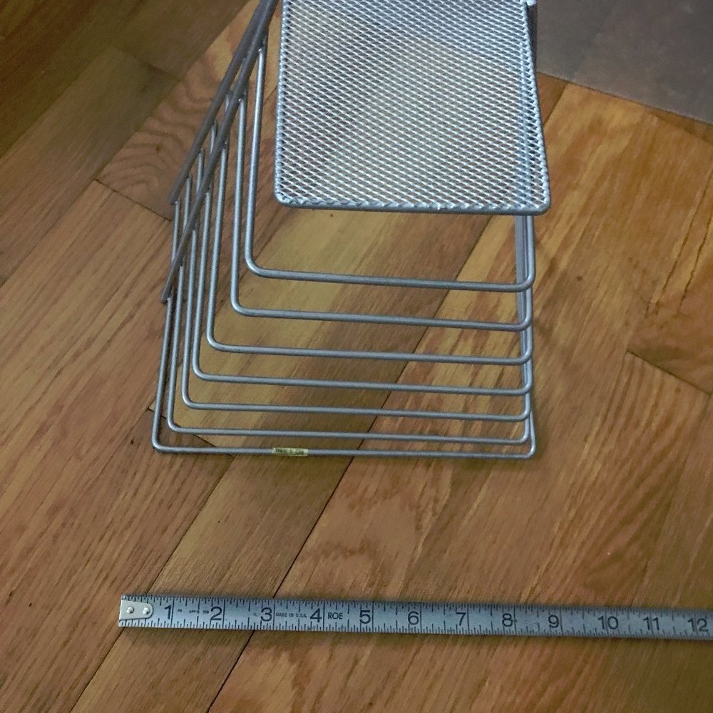 Metal envelop divider